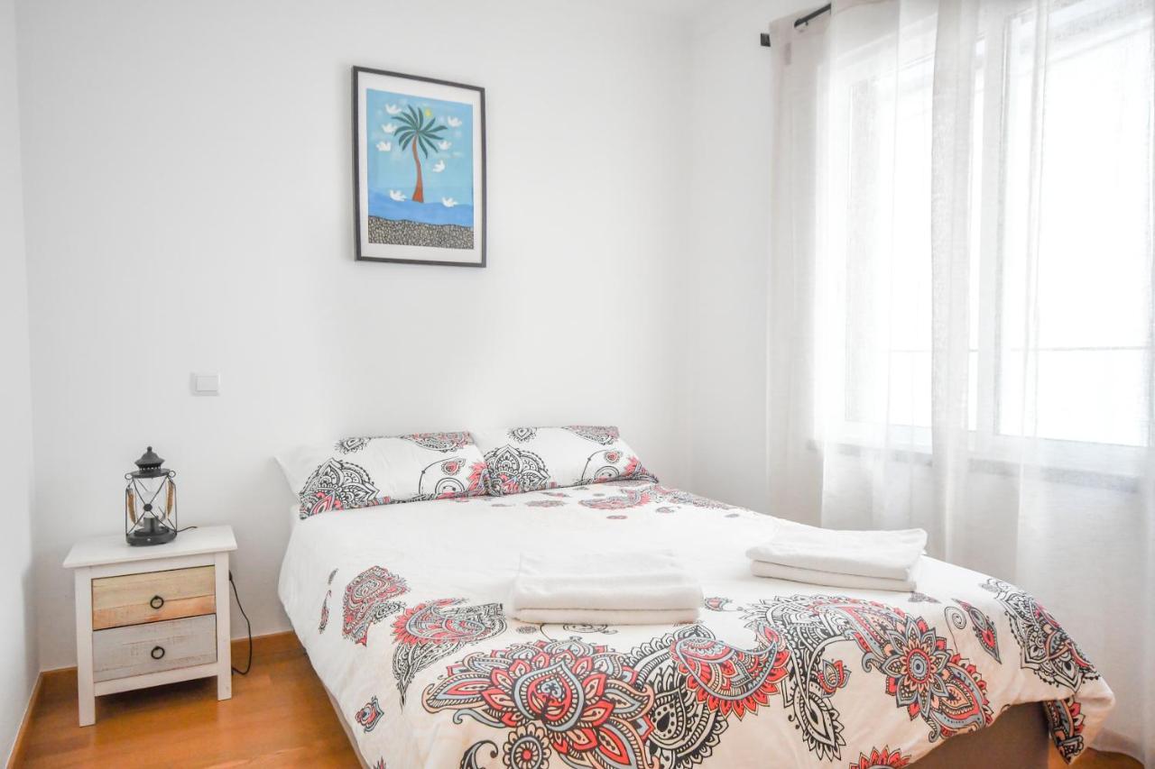 Spacious 3 Bedroom By The Beach Caniço Exterior foto